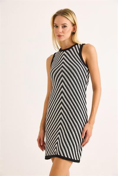 Halter Yaka Ajurlu Mini Elbise Astarsız Siyah