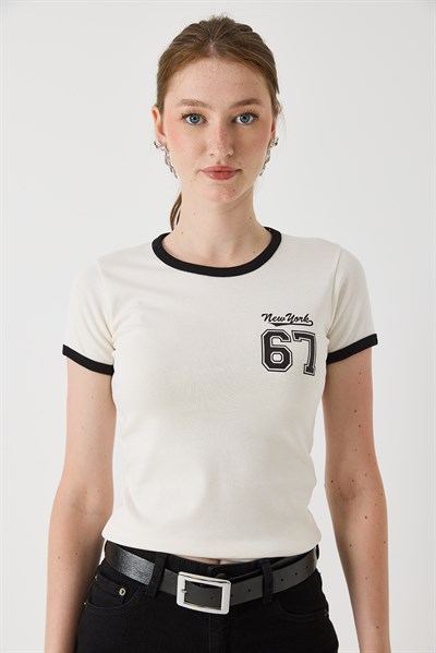 Kadın Dar Kesim Baskılı Kısa Kollu Tshirt Ekru