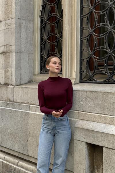 Vücuda Oturan Uzun Kollu Dik Yaka Fitilli Esnek Örme Bluz Bordo