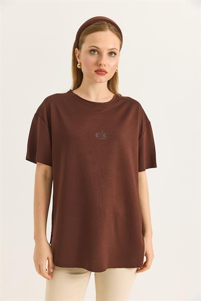 Eteği Oval Kesim Bisiklet Yaka Tshirt  Kahverengi