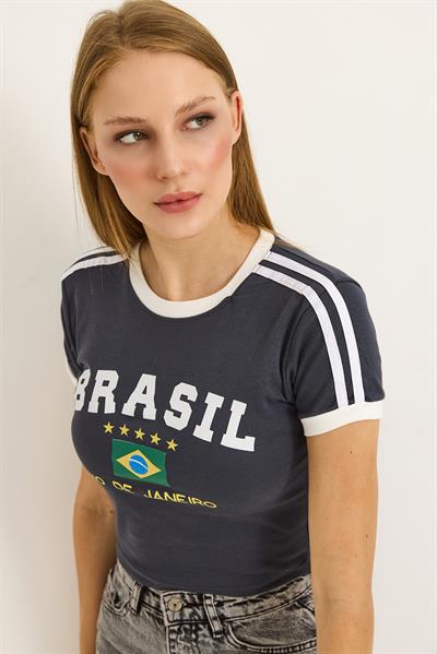 Bisiklet Yaka Şerit Detaylı Kadın Crop Tshirt Füme