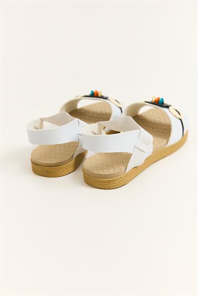 Tek Bantlı Aksesuarlı Sandalet Beyaz