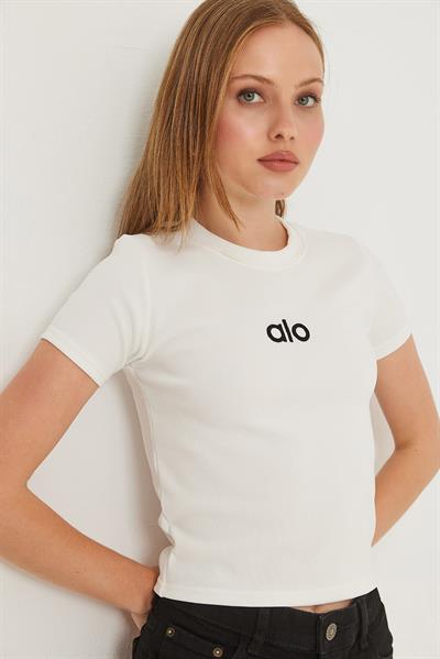 Bisiklet Yaka Alo Nakışlı Fitilli Crop Bluz Beyaz