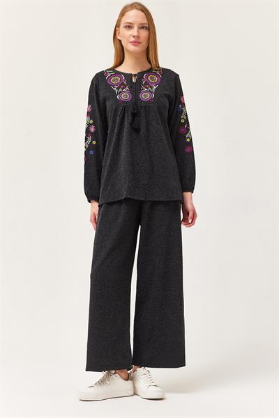 Hera Kumaş Önü ve Kolları İşlemeli İkili Takım Siyah