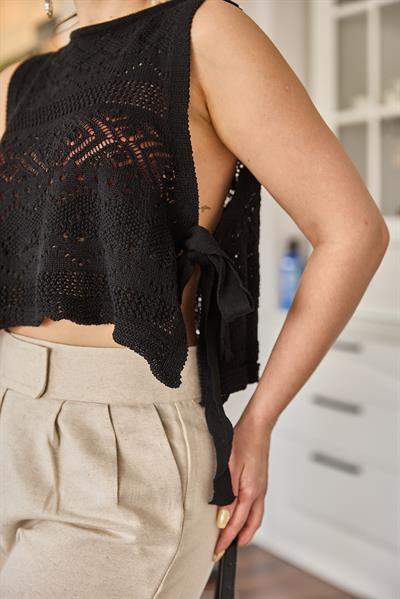  Yandan Bağlamalı  Ajurlu Triko Bluz Siyah