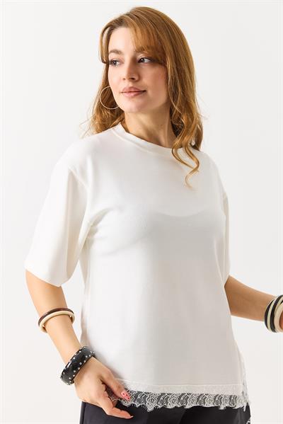 Kadın Asimetrik Dantel Detaylı Bisiklet Yaka Tshirt Beyaz