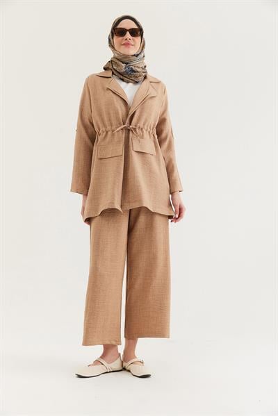 Bel Bağlamalı Ceketli Keten Takım Bej
