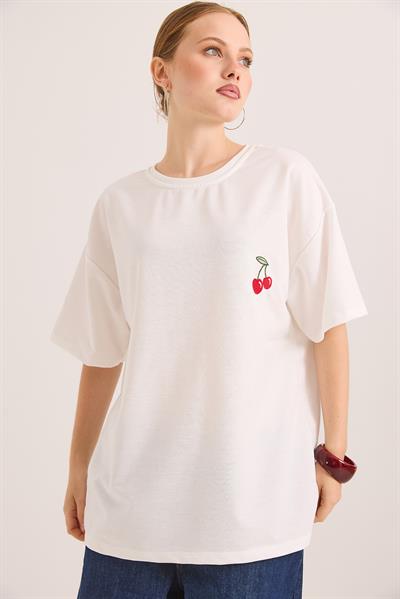 Kiraz Nakışlı Oversize Rahat Kalıp Tshirt Beyaz