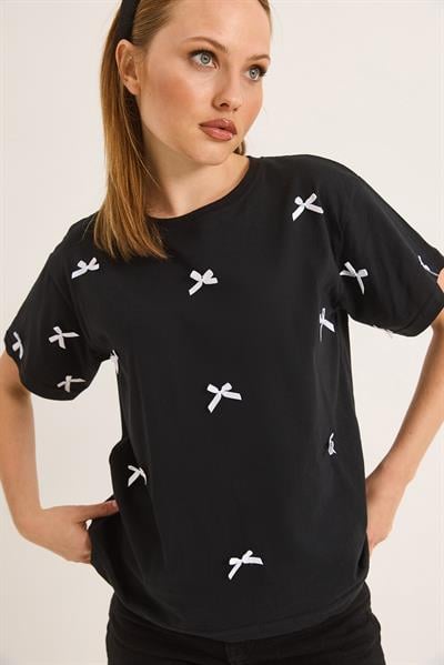 Fiyonk Detaylı Fit Pamuk Tshirt Siyah