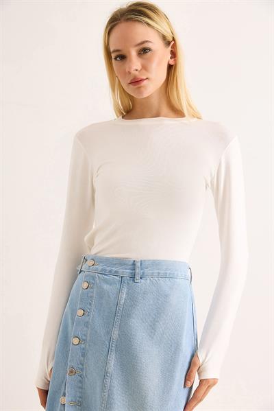 Kadın Parmak Geçirmeli Uzun Kollu Düz BLuz Beyaz