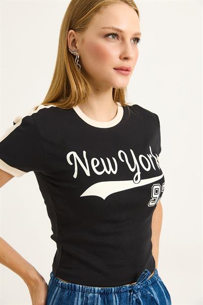 Bisiklet Yaka Şerit Detaylı Kadın Crop Tshirt Siyah