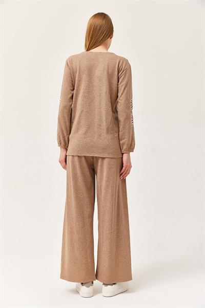 Önü İşlemeli Püsküllü İkili Takım Vizon