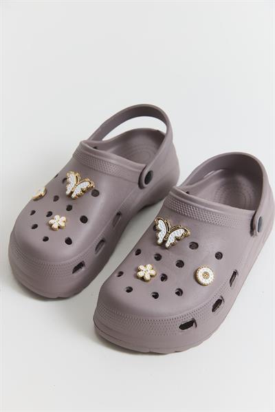 Aksesuarlı Yüksek Taban Kadın Terlik Gri