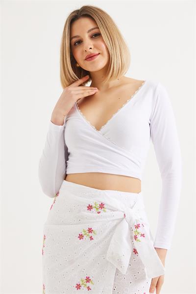 Dantel Detaylı Kruvaze Crop Bluz Beyaz