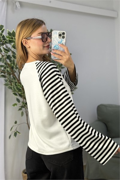 Kadın Kolları Çizgili Yıldız Baskılı Bisiklet Yaka Tshirt Siyah