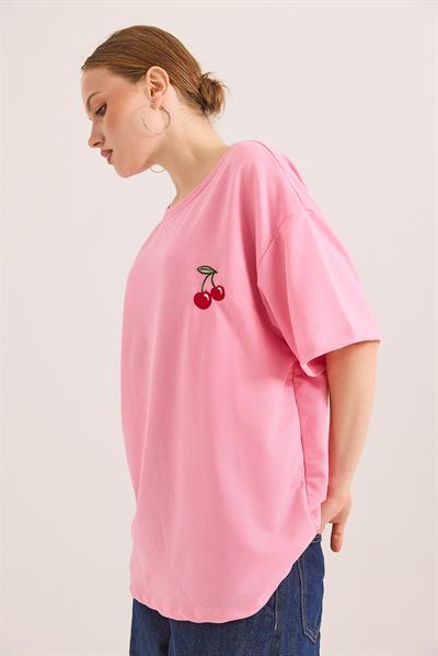 Kiraz Nakışlı Oversize Rahat Kalıp Tshirt Pembe