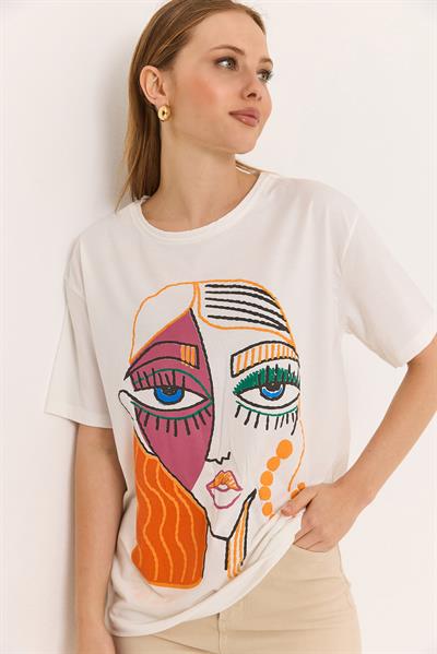 Makyajli Kadın Baskılı Yumuşak Dokulu Tshirt Beyaz