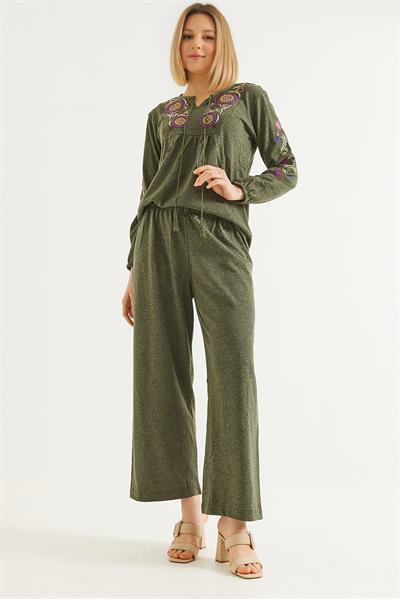 Hera Kumaş Önü ve Kolları İşlemeli İkili Takım Haki