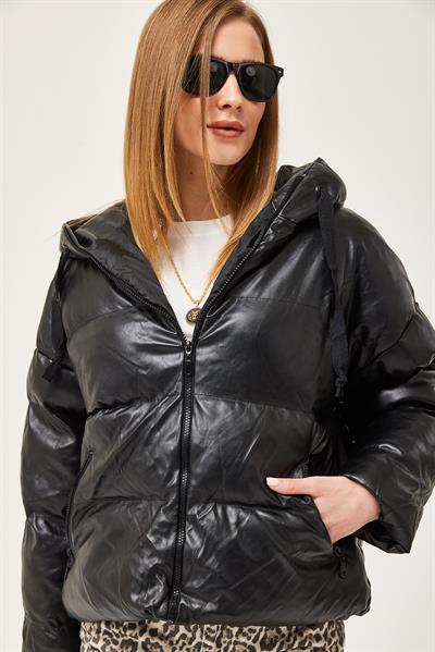 Kapüşonlu Oversize Şişme Mont Siyah