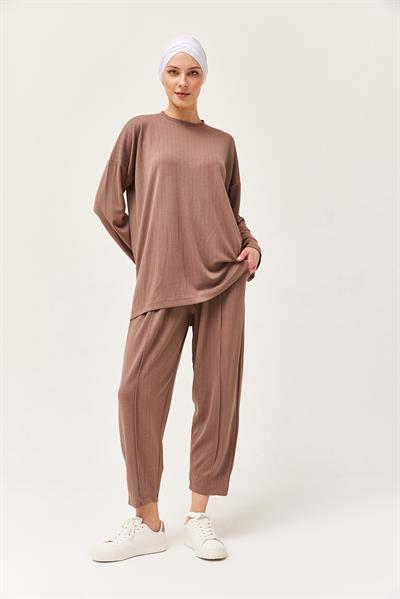 Rahat Kesim Bisiklet Yaka İkili Takım Kahverengi