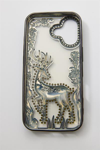 İphone 16 Uyumlu Geyik ve Çiçek Kabartmalı Kılıf Siyah