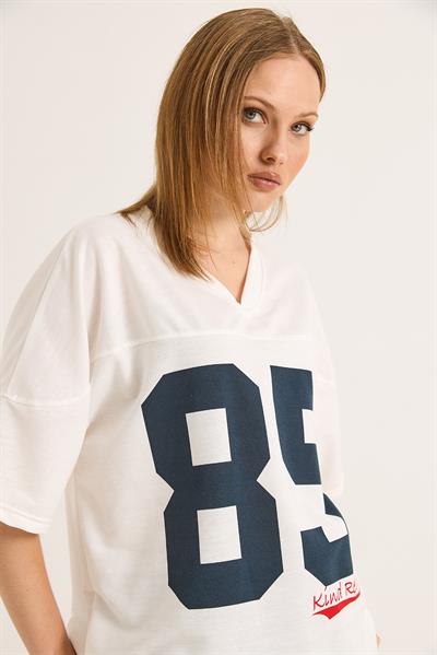 V Yaka Baskı Detaylı Rahat Kalıp Tshirt Beyaz