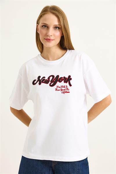 Nakış Detaylı Bisiklet Yaka Tshirt Beyaz