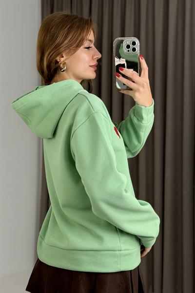 Üç İplik Su Yeşili Kalp Nakışlı Şardonlu Kangru Cepli Kapişonlu Sweat