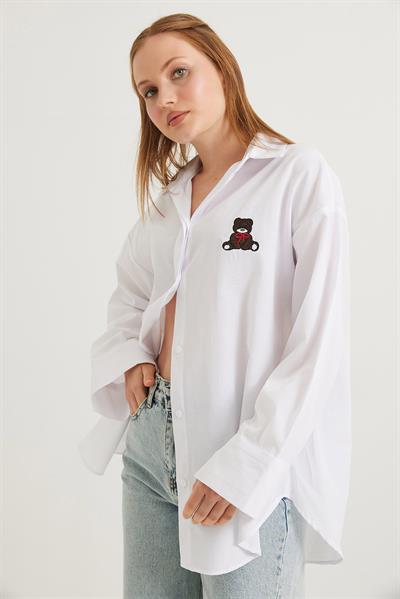 Ayıcık Nakışlı Oversize Basic Gömlek Beyaz