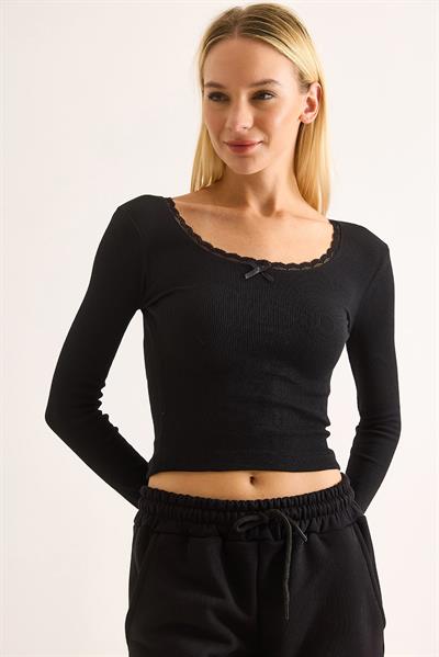 Kadın Kurdele Dantel Detaylı Siyah Bluz