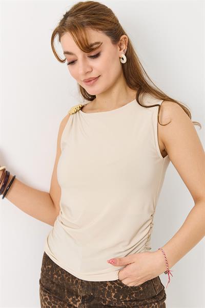 Kadın Toka Detaylı Sıfır Kol Bisiklet Yaka Beli Büzgülü Bluz Krem