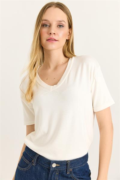 Yumuşak Dokulu V Yaka Tshirt Beyaz