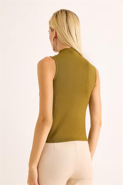 Kadın Dik Yaka Kolsuz Bluz Haki