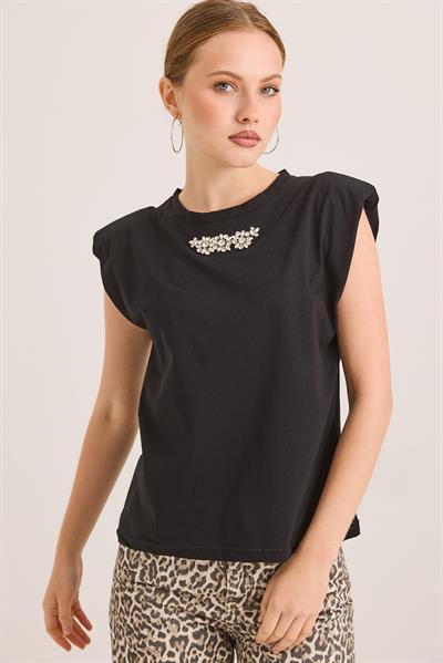 Omuz Vatkalı Şık Aksesuar Detaylı Pamuk Örme Tshirt Siyah