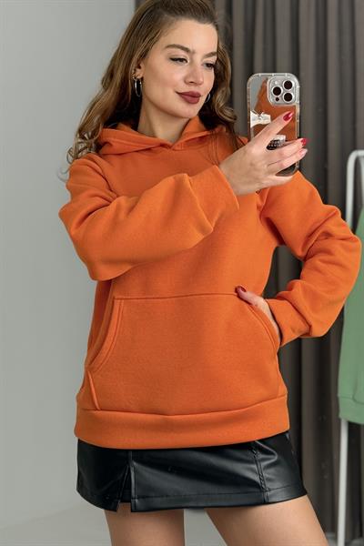 Üç İplik Turuncu Şardonlu Kangru Cepli Kapişonlu Sweat
