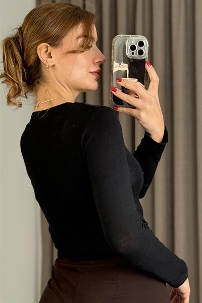 Kadın Uzun Kollu V Yaka Büzgü Detaylı Bluz Siyah