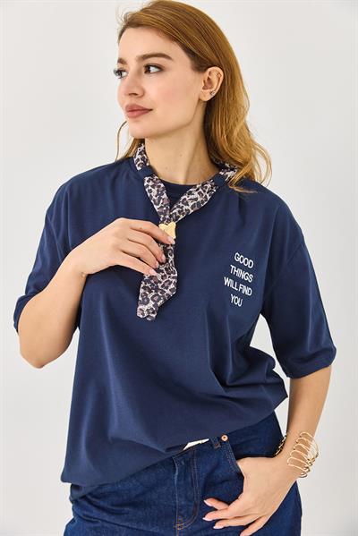 Kadın Fularlı Yazı Nakışlı Oversize Tshirt Lacivert
