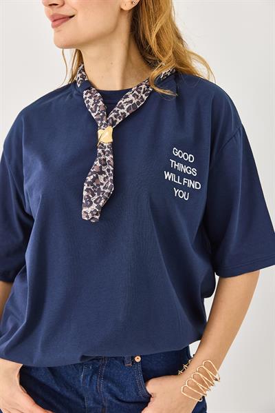 Kadın Fularlı Yazı Nakışlı Oversize Tshirt Lacivert