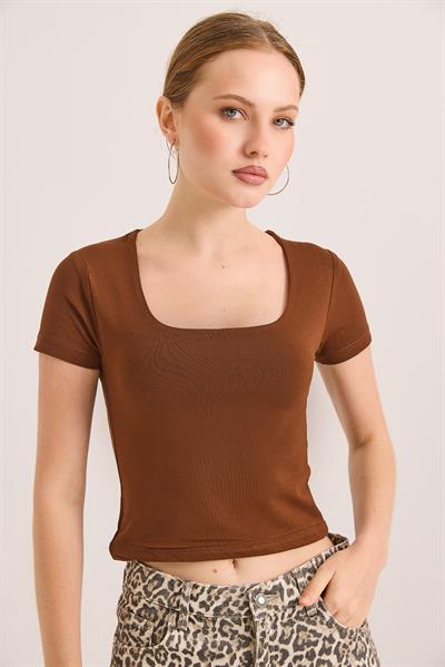 Kare Yaka Esnek Pamuk Örme Bluz Kahve