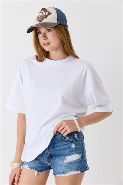 Kadın Beyaz Bisiklet Yaka Arkası Baskılı Tshirt Beyaz