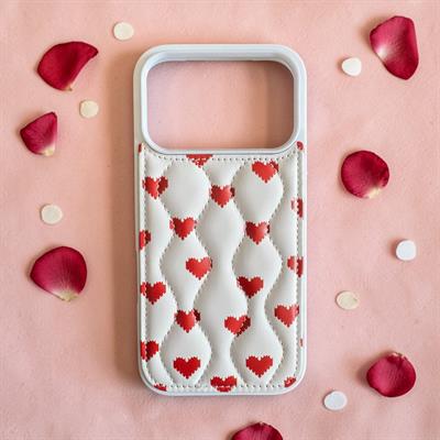 İphone 17 Pro Uyumlu Çiçek Desenli Kabartmalı Kılıf Beyaz