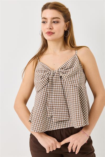 Kadın Büyük Fiyonk Detaylı Ekoseli Askılı Keten Görünümlü Bluz Kahverengi