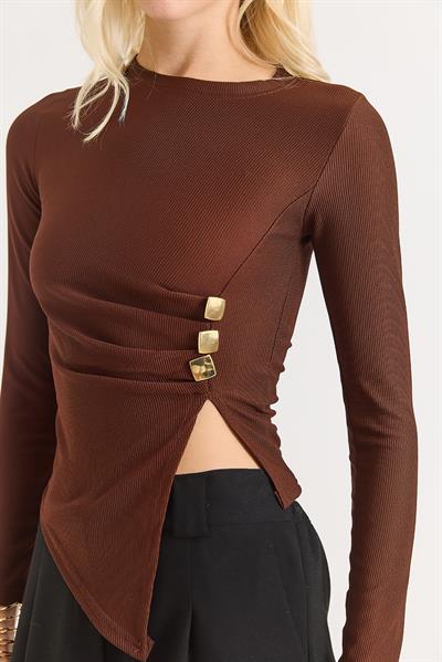 Yanları Tokalı ve Yırtmaçlı Uzun Kollu Bluz Kahverengi