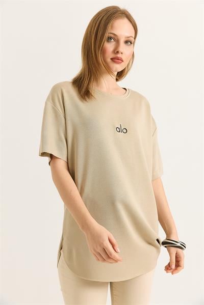 Eteği Oval Kesim Bisiklet Yaka Tshirt  Bej