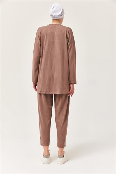 Rahat Kesim Bisiklet Yaka İkili Takım Kahverengi