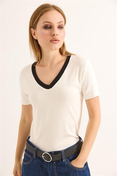 V Yaka  Kısa Kollu Kadın Kısa Tshirt Beyaz