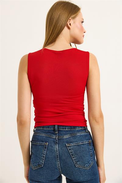 Bisiklet Yaka Aksesuar Detaylı Kadın Bluz Kırmızı