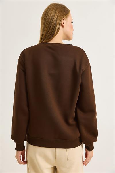 Kadın Labubu İşlemeli Üç İplik Sweatshirt Kahverengi