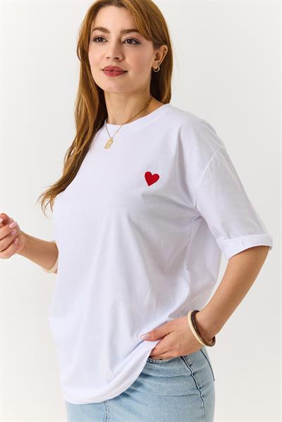 Kadın Kalp Nakışlı Bisiklet Yaka Tshirt Beyaz