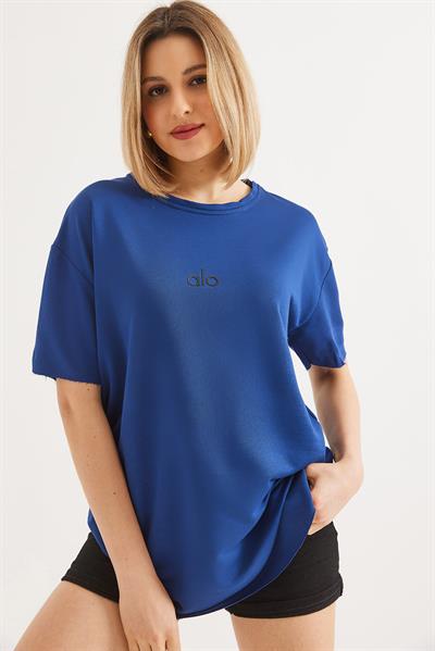 Eteği Oval Kesim Bisiklet Yaka Tshirt Mavi